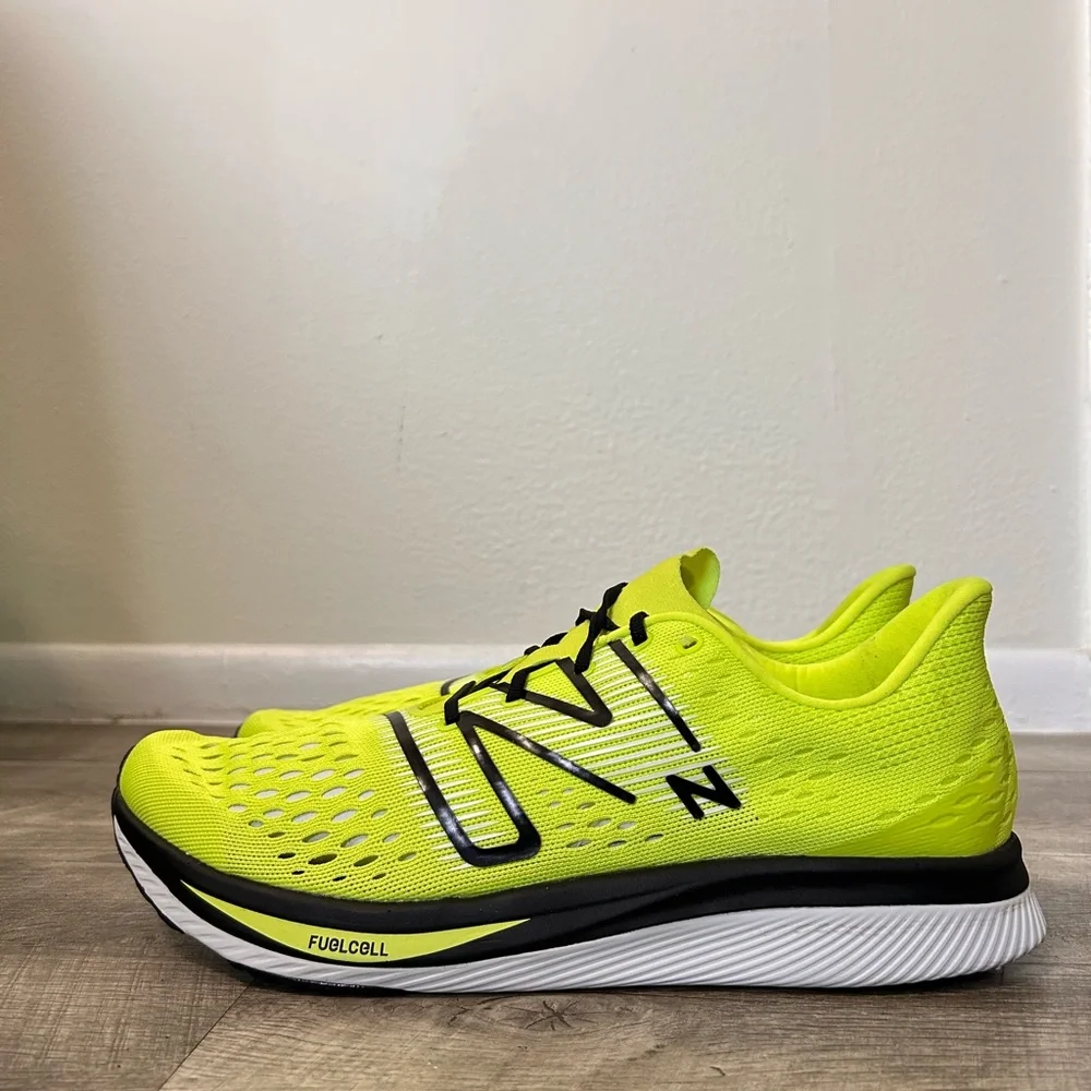New Balance FuelCell SuperComp Pacer V1 running shoes in Thirty Watt & Black - Picture 2 of 11